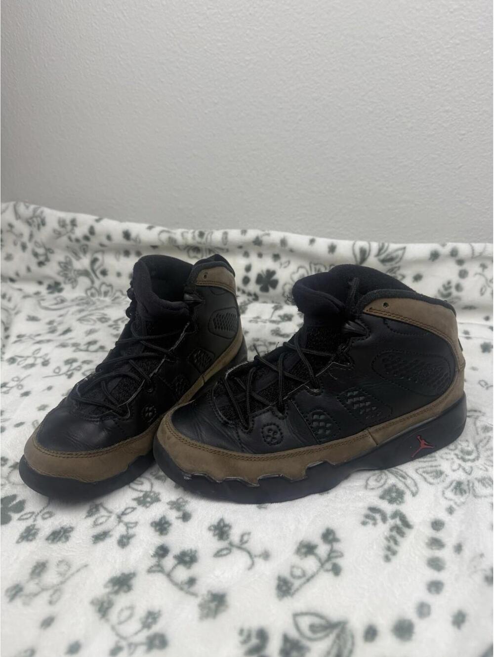 Nike Air Jordan 9 Retro Kids Size 2Y Black Brown Red Jumpman Sneakers